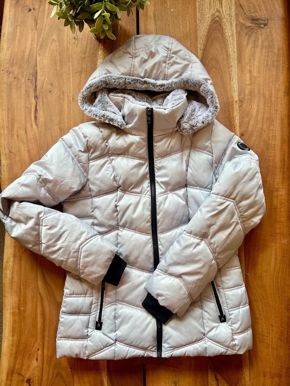 Nautica Women's Silver/Grey Hooded Puffer Jacket with Faux Fur Trim